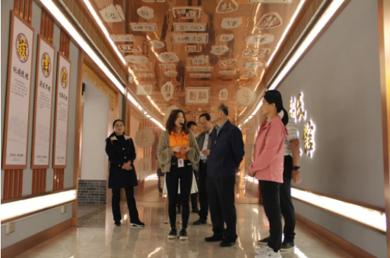 #園區(qū)動態(tài)# 貴港市政協(xié)一行蒞臨衍生健康醫(yī)藥產業(yè)園參觀考察